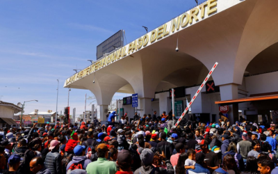 Over A Thousand Migrants Rush to the United States